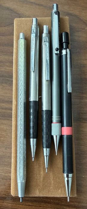 Creioane mecanice Three star