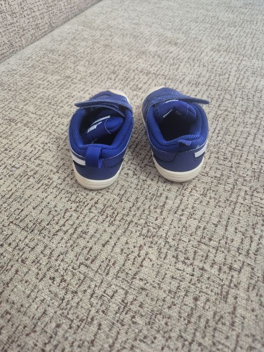 Adidasi Nike copii
