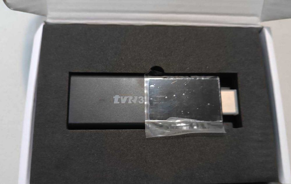 Приставка для телевизора память 8/64,1000 каналов TV Stick Android TV