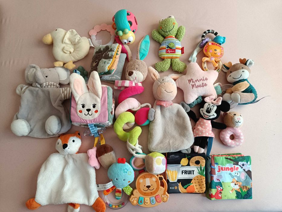 Лот бебешки играчки