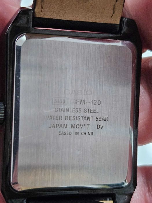 Мъжки часовник Casio, стилен и елегантен + подарък чисто Нова батерия