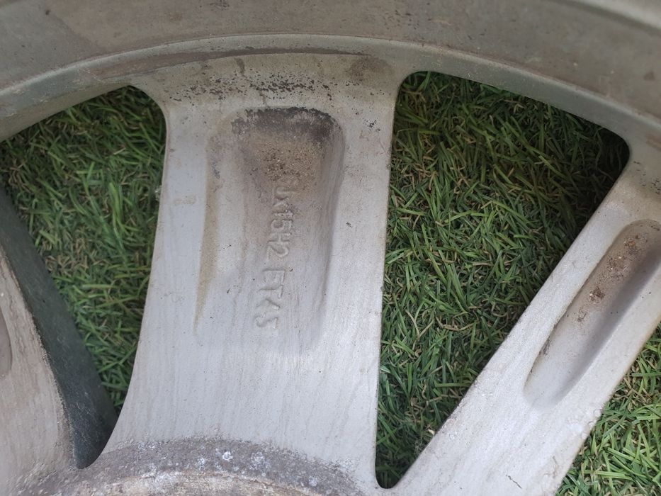 Jante originale  VW R15 golf ,jeta,touran passat
Jantele sunt in stare buna,nu s