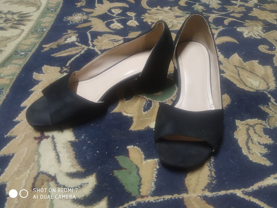 Продам вещи и туфли б/у.