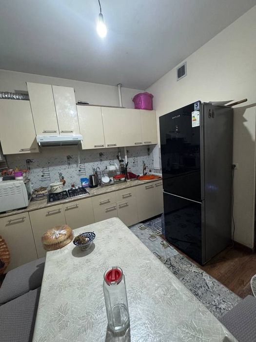 Sotiladi srochni 2 xona