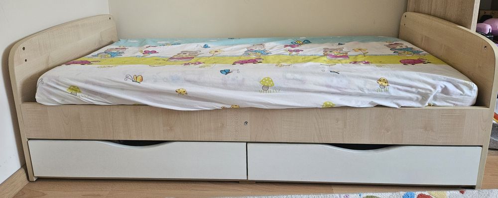 Patut copil cu balansoar se face pat junior cu saltea si lenjerie