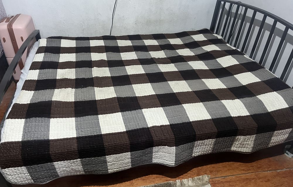 Кровать,кроват темірден жасалған