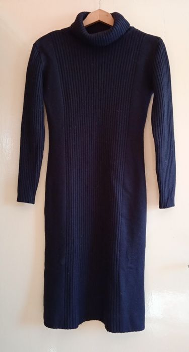 Черна топла рокля, размер М.