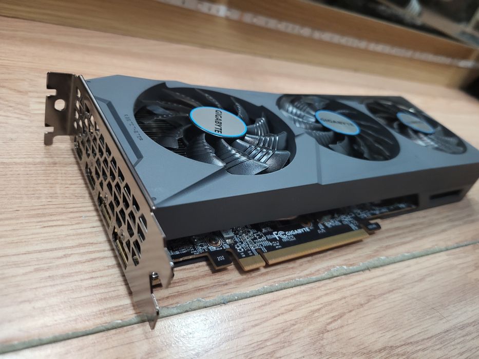 Radeon rx 6650 xt 8gb placa video gaming ca RTX