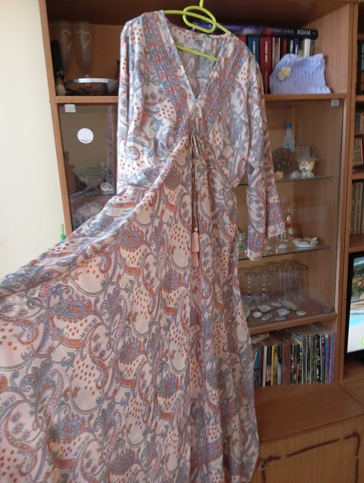 Четири броя рокли, две дълги и две по-къси