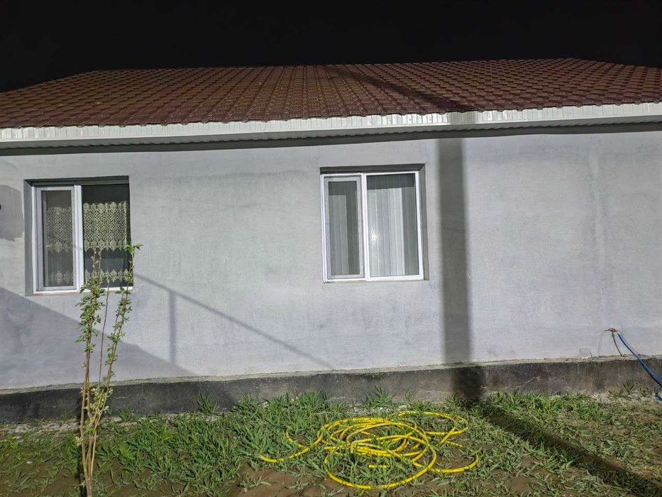 Уй сатылады. Сарыозек жагында.