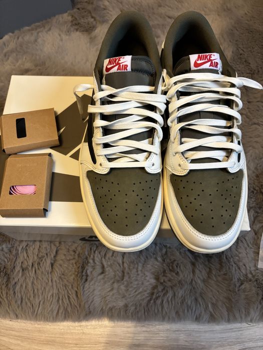 Nike jordan 1 travis scott