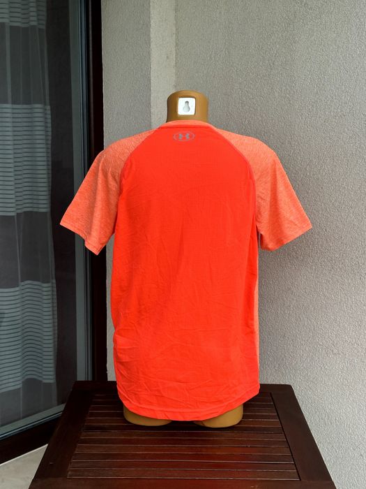 Мъжка тениска Under Armour (Run / heatgear) - размер L, Отлично състояние