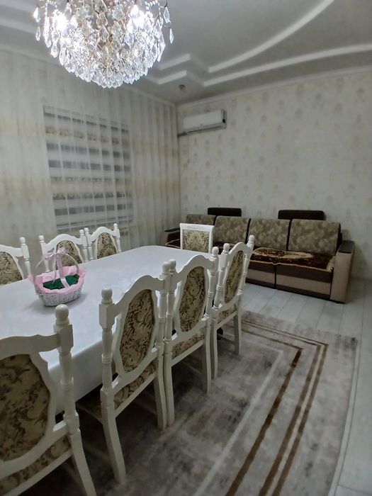 Продаётся большой кирпичный дом