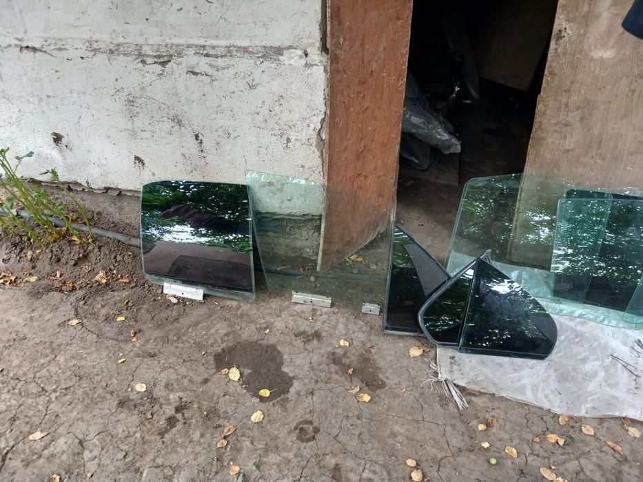 На бмв стекло круговои