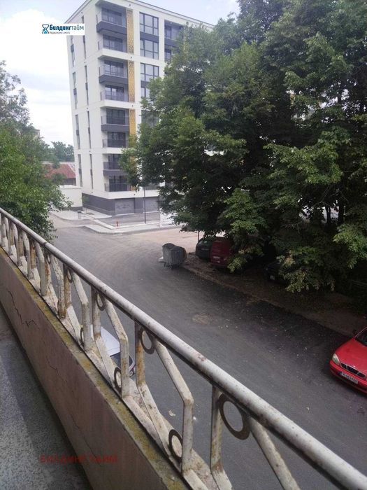 Продава се Тристаен апартамент в Шумен, Добруджански - 89 кв.м за 1236 €/кв.м - Снимка #1