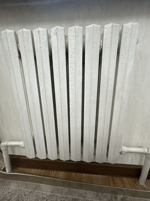 Продам б/у чугунный радиатор 8 секций