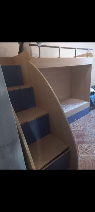 Двуряруной кровать