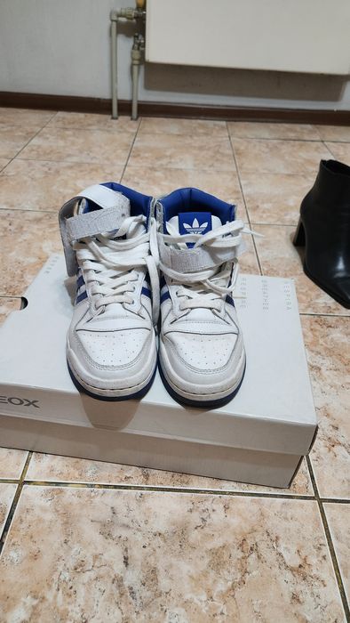 Кроссовки Adidas бу 38р