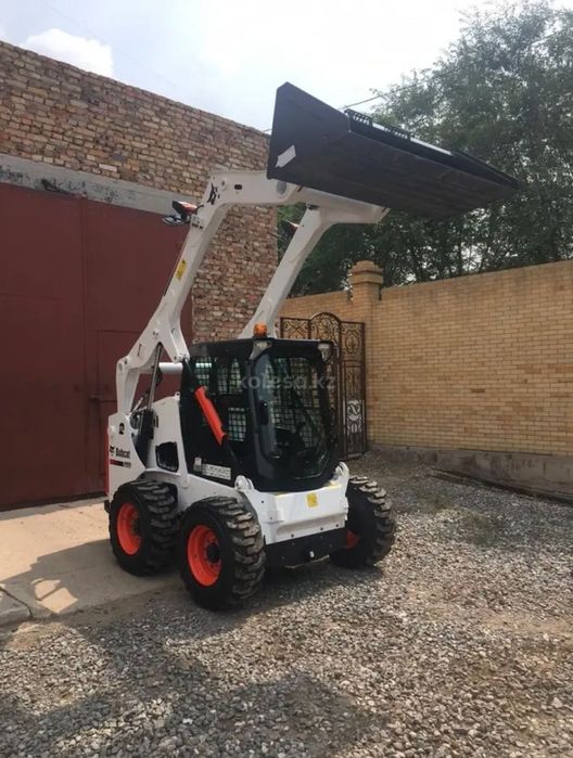 Услуги погрузчика BOBCAT и Самосвал