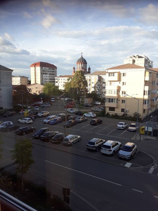 Închiriez  garsoniera  Nufarul