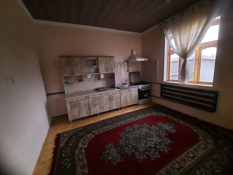 Гулистон шаҳри Обувной (Бахт) участкаларда ҳовли уй сотаман 92 минг
