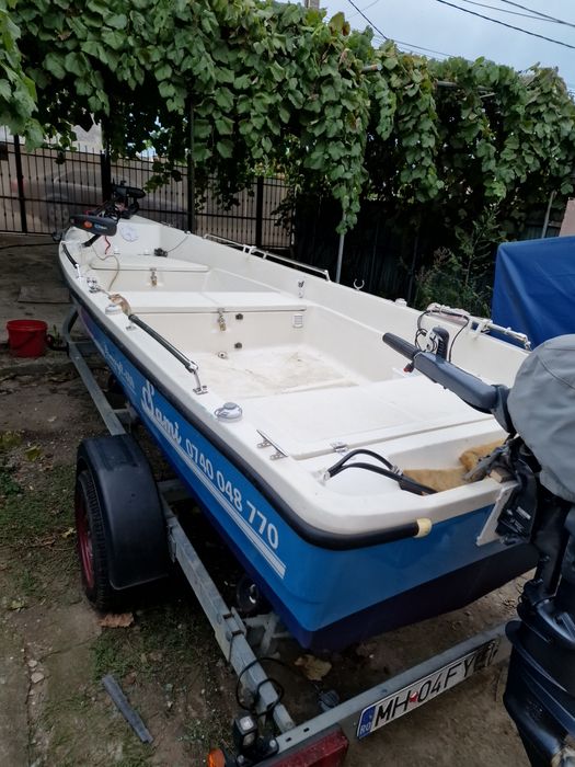 Vând barca Romcraft 480M echipata cu motor termic Yamaha 20 cai 4t