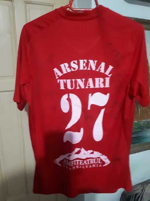 Tricou cu autografe  Arsenal Tunari- Banii merg la un baiat bolnav