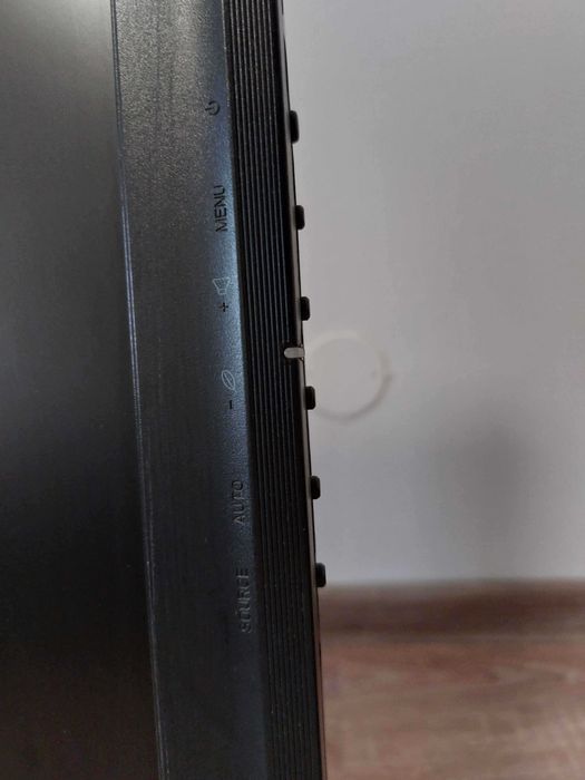 Monitor IIyama ajustabil, orizontala/verticala.