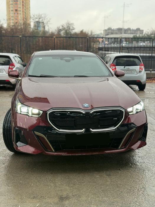 bmw i5 full position