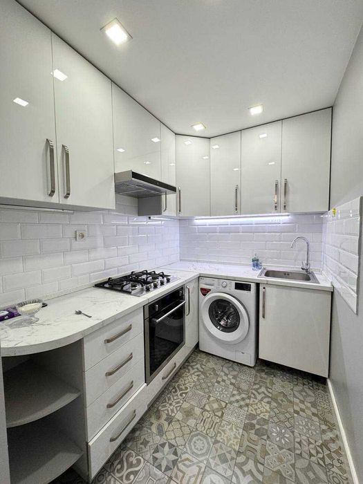 R17 Сдаётся квартира 2/2/4 на Новомосковской, ор-р Стадион НБУ