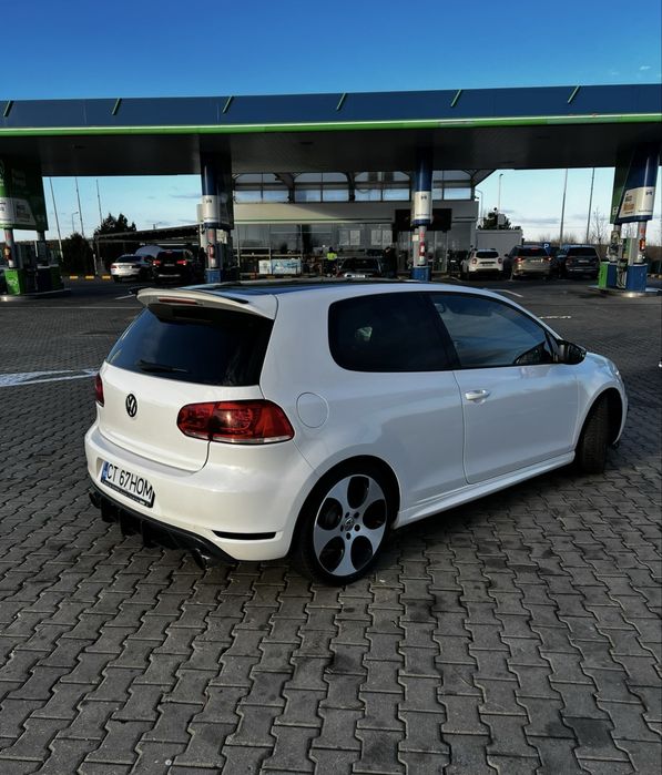 VOLKSWAGEN Golf 2010 — imagine 4