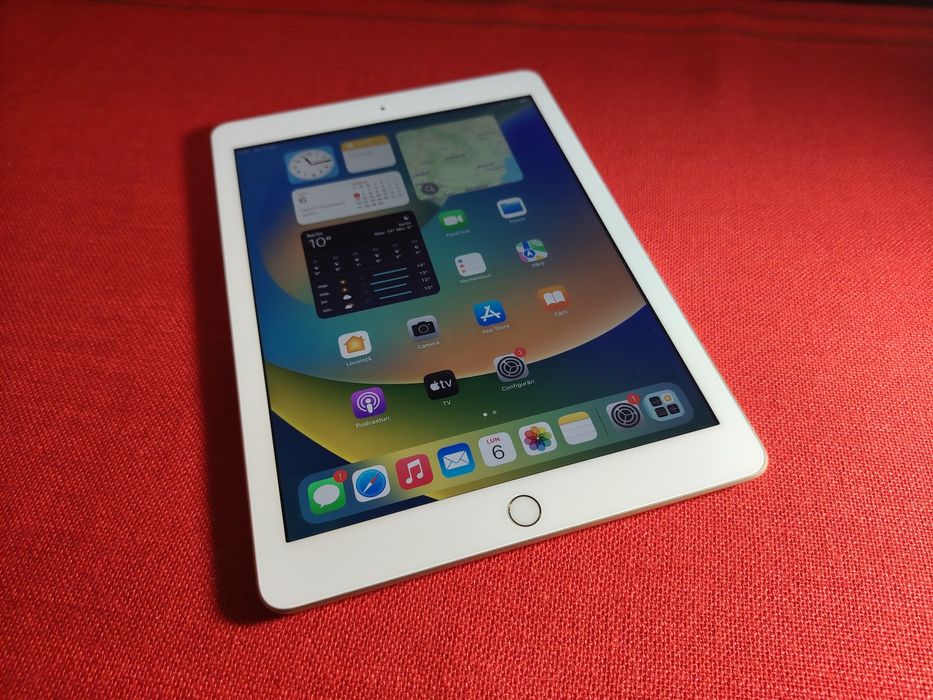 SUPEROFERTĂ! iPad 5 Wi-Fi 32 GB | Gold Edition