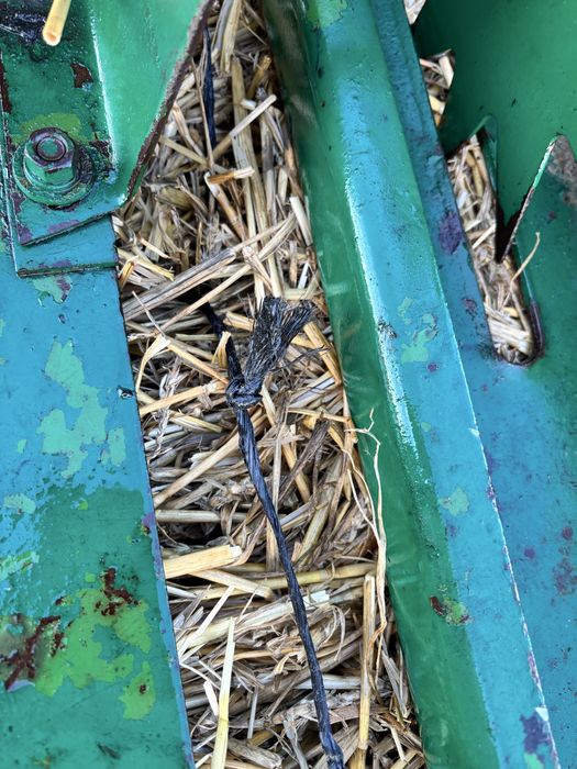 Presa John Deere 224 t ( balotiera)