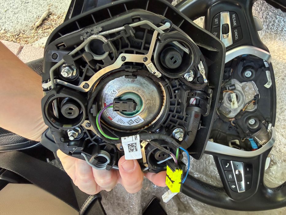 Волан БМВ г20 врибрация,пера