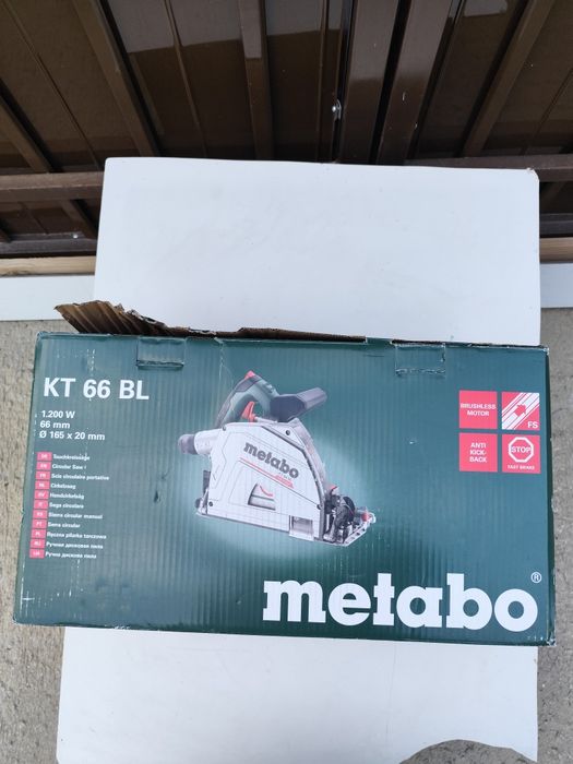 Нов безчетков потапящ ръчен  циркуляр Metabo KT 66 BL 1200W