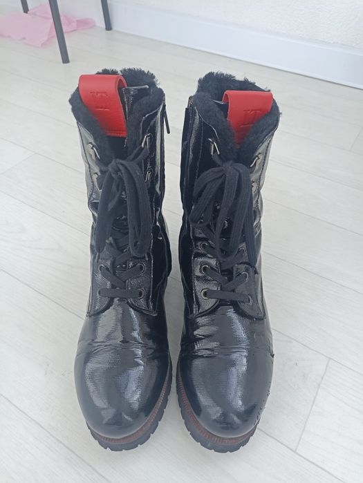 Продам зимнюю обувь
