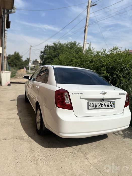 Avtomat lacetti sotiladi