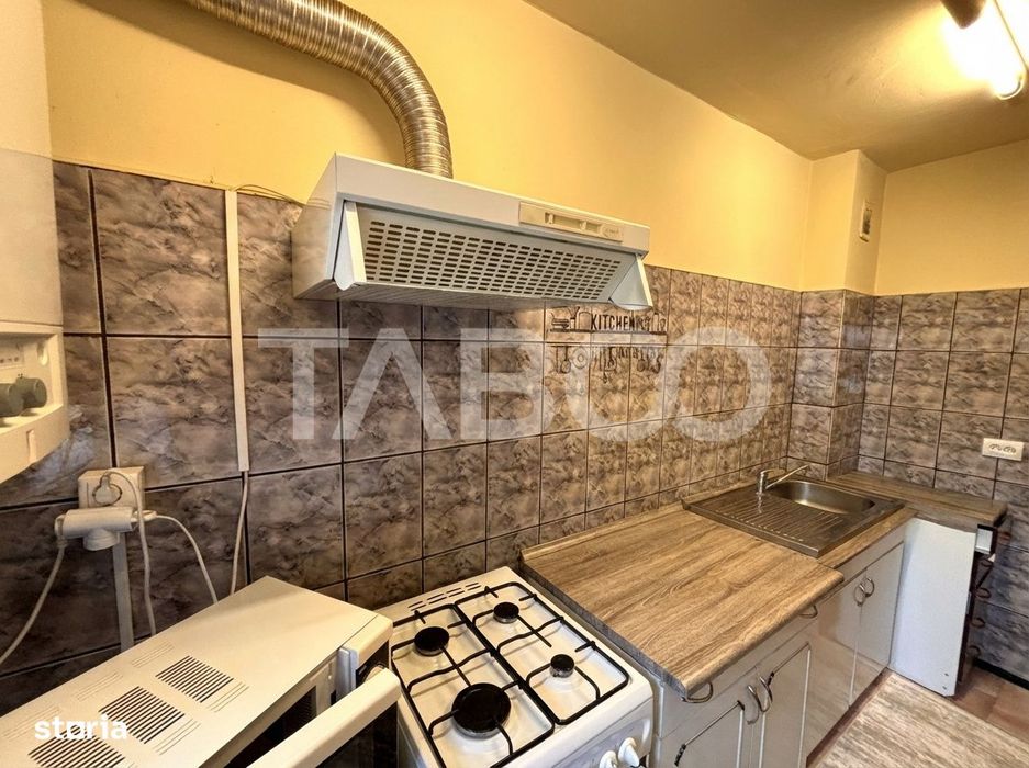 Apartament 3 camere decomandat de vanzare etaj 2   Valea Aurie