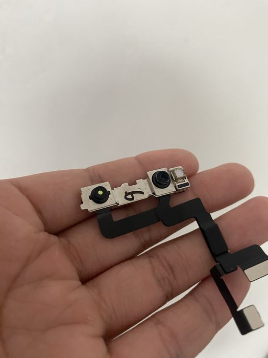 Передняя ңамера на айфон 11