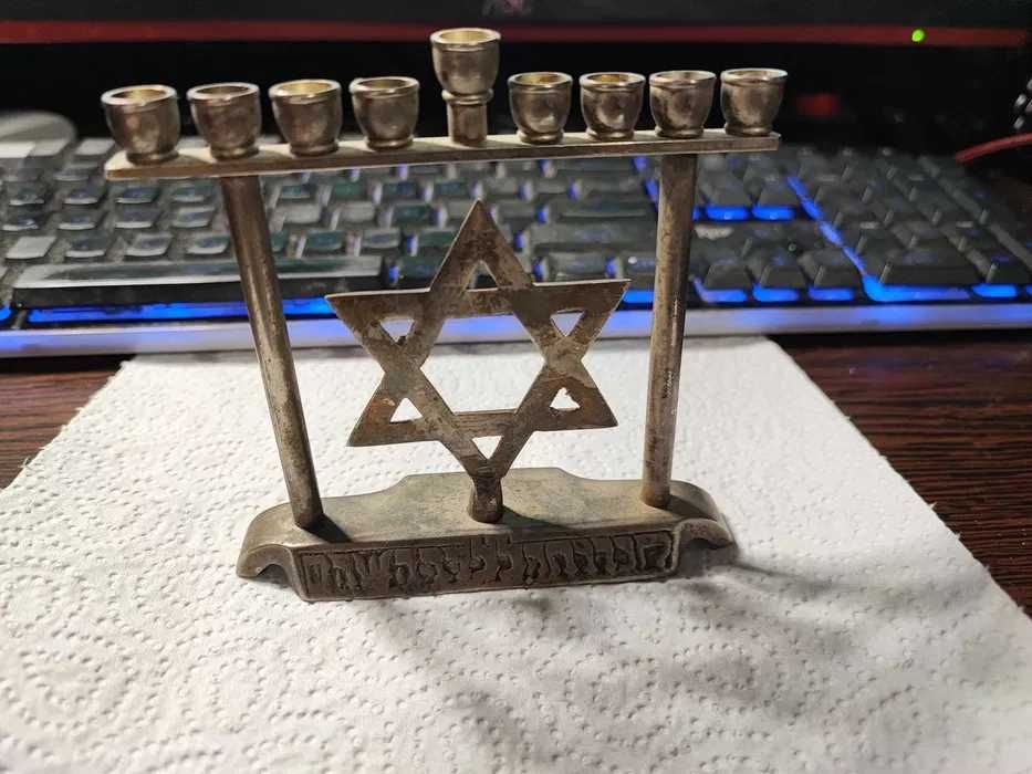 Lot vintage de 8 icoane si obiecte religioase