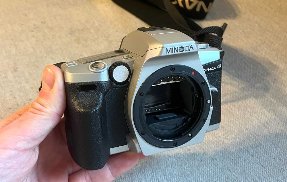Minolta Dynax 4 body aparat foto film 35mm montura A