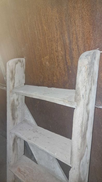 Лестница в смотровую яму