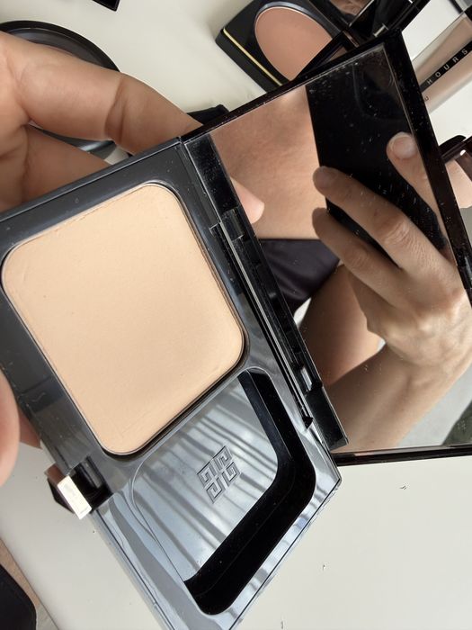 Козметика Hourglass Dior Bobbi Brown