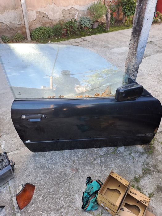 Останали части за БМВ е36 купе преден капак нов маска фарове нова