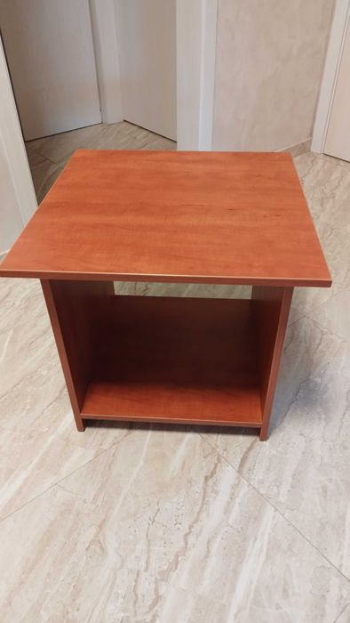 Mаса черна с метални крака  , помощна масичка с два плота 60/60/ 56см