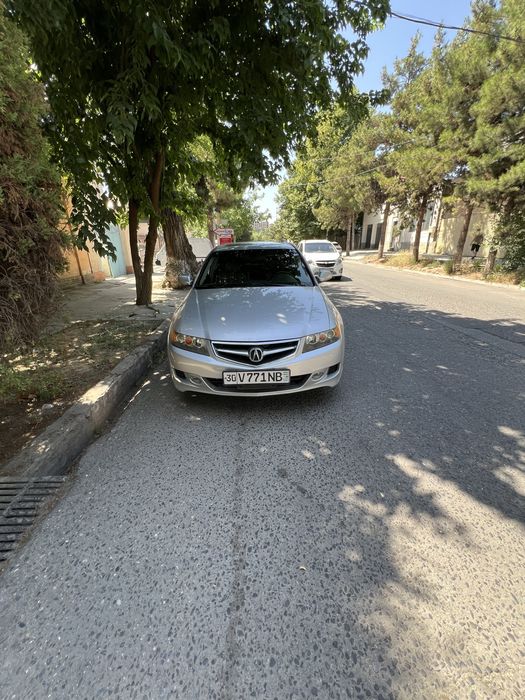 Acura Tsx srochni sotiladi