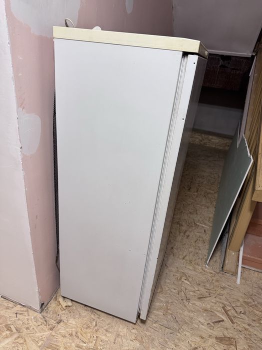 Продам морозильник