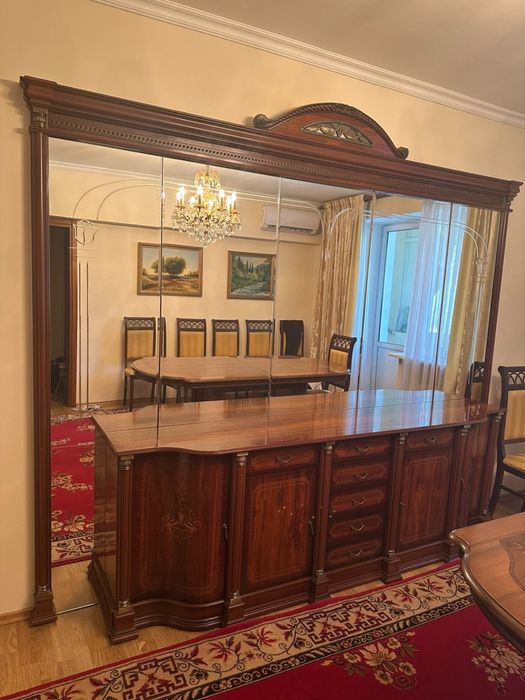 Комод зеркальный с горкой