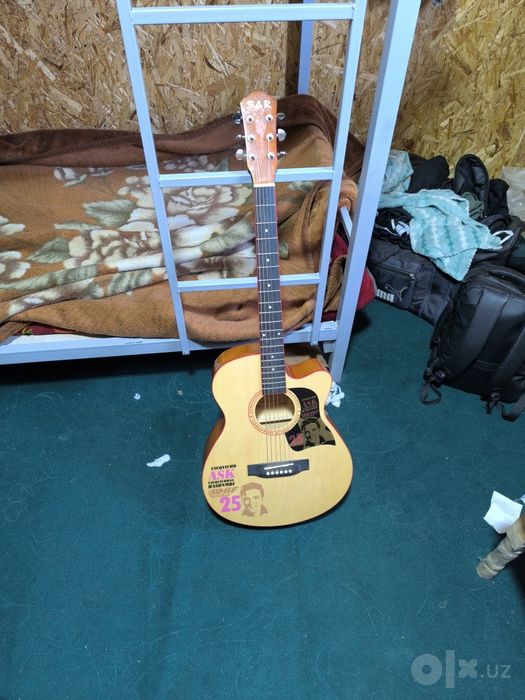 Gitara  sotiladi