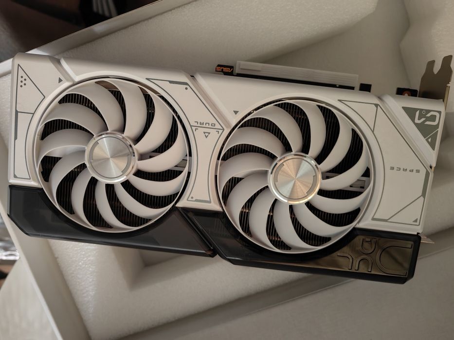 Видеокарта ASUS RTX 4070 Dual OC 12Gb